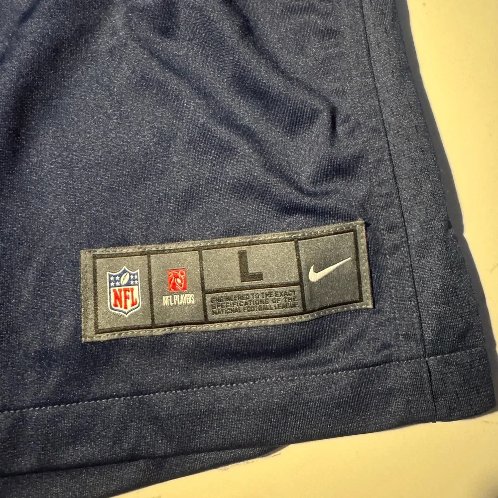 Cam Newton New England Patriots Jersey - Picture 4 of 5